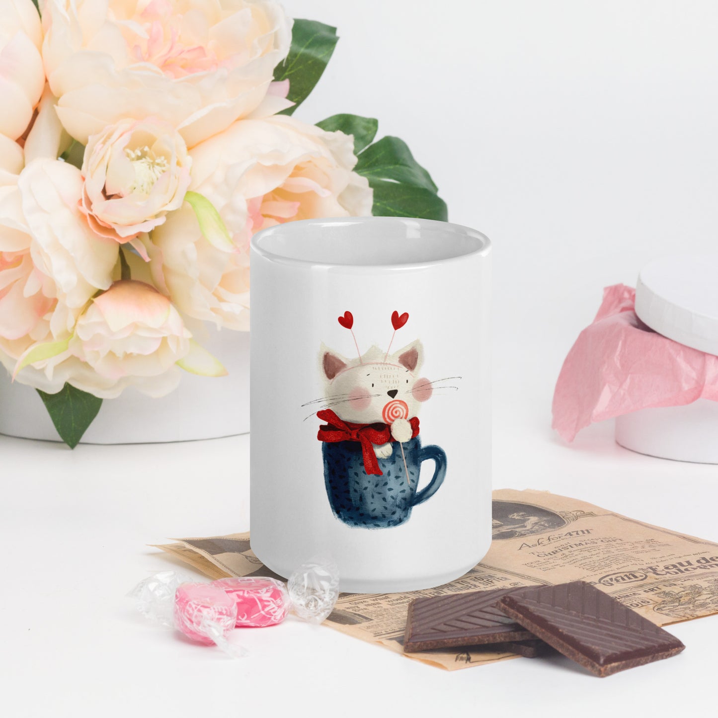 Taza blanca de gato corazón