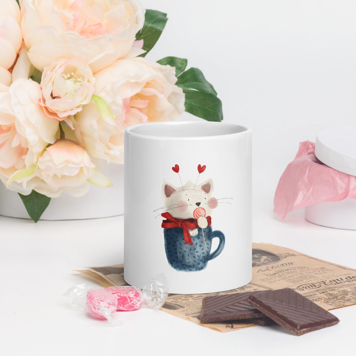 Taza blanca de gato corazón